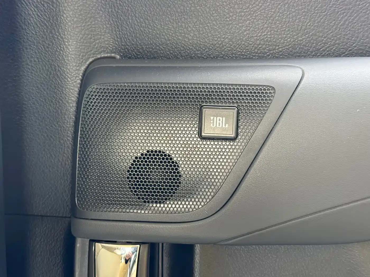 Toyota Alphard 2021 Hybrid 2.5L Luxury фото 9
