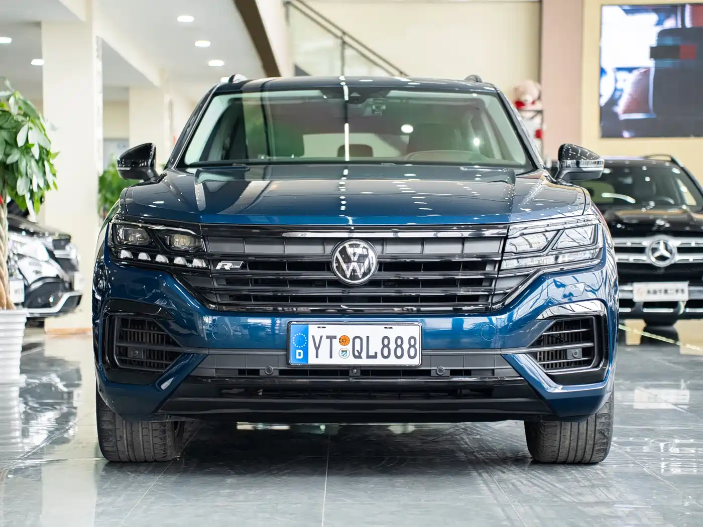 VOLKSWAGEN TOUAREG
