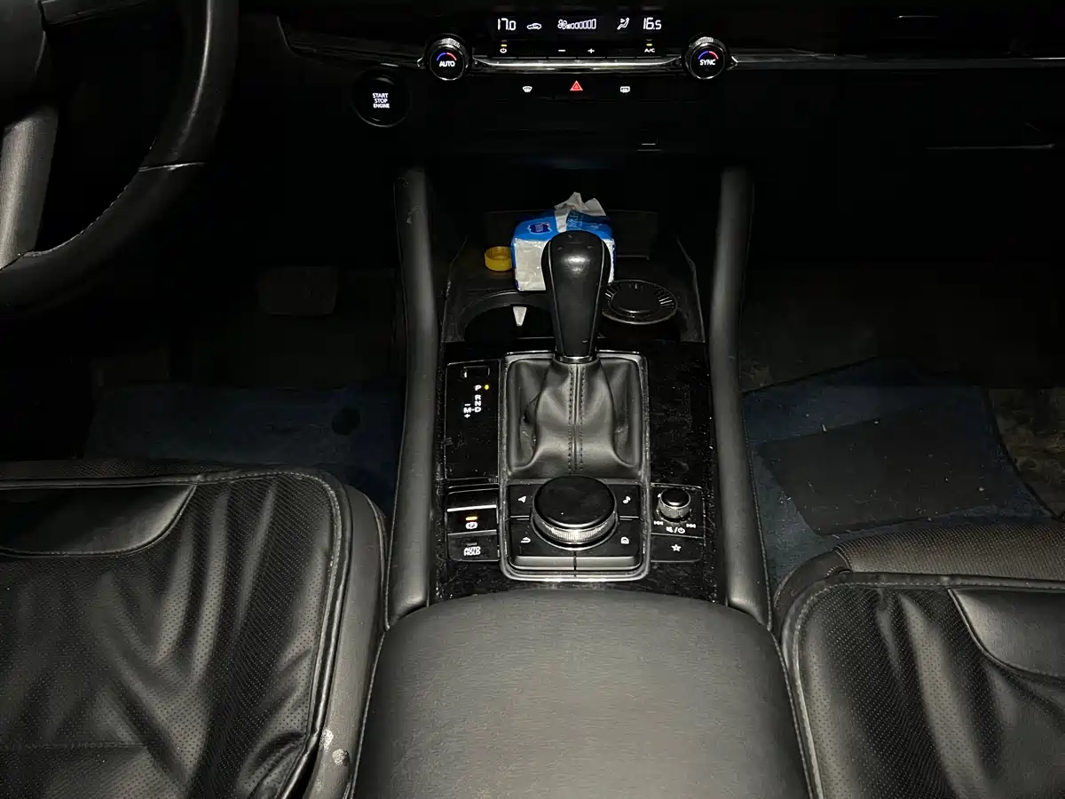 Photo 8 - Mazda Mazda 3