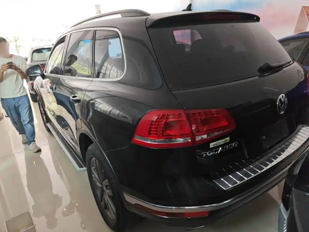 Фото 5 - Volkswagen Touareg