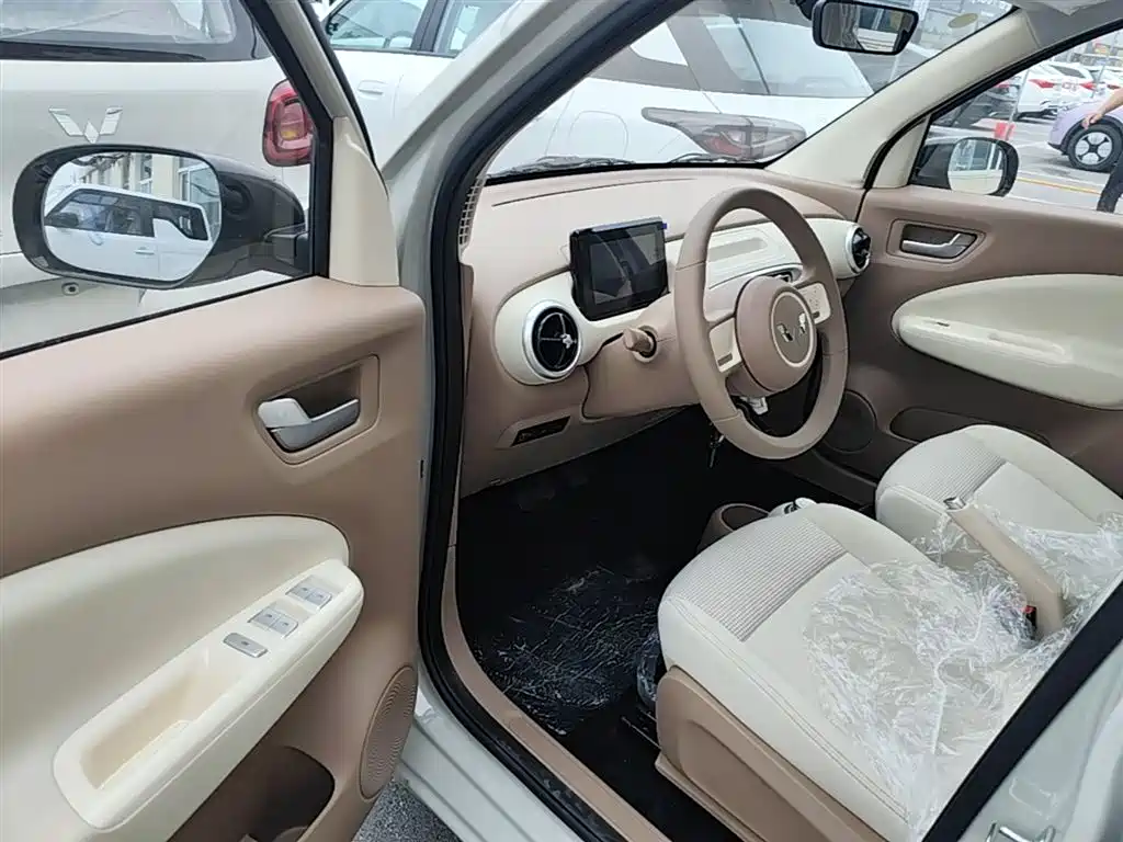 Wuling Motors Hongguang MINIEV 2026 2025 4-Door Advanced