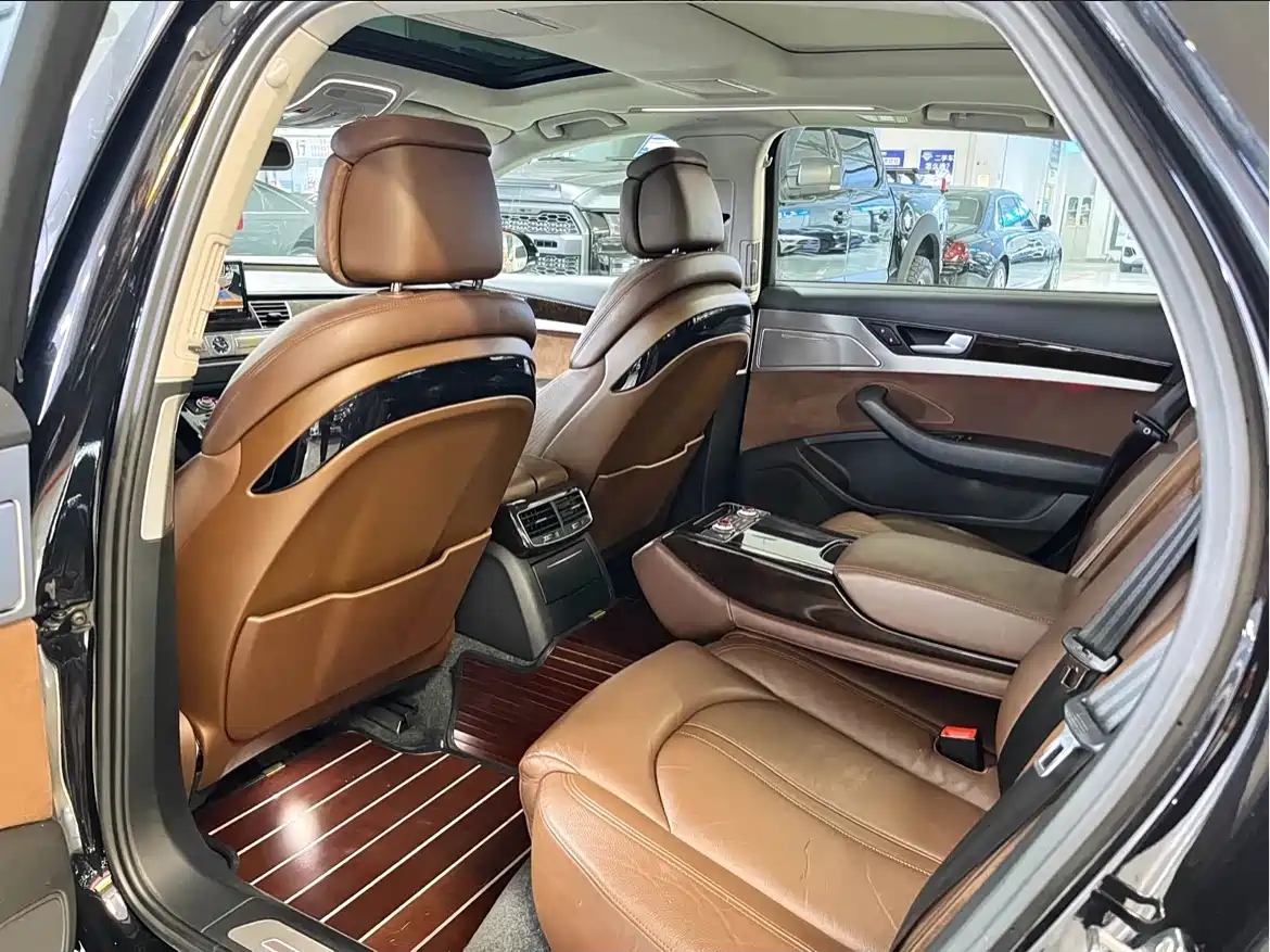 Audi A8 2014 A8L 45 TFSI quattro Comfort фото 8