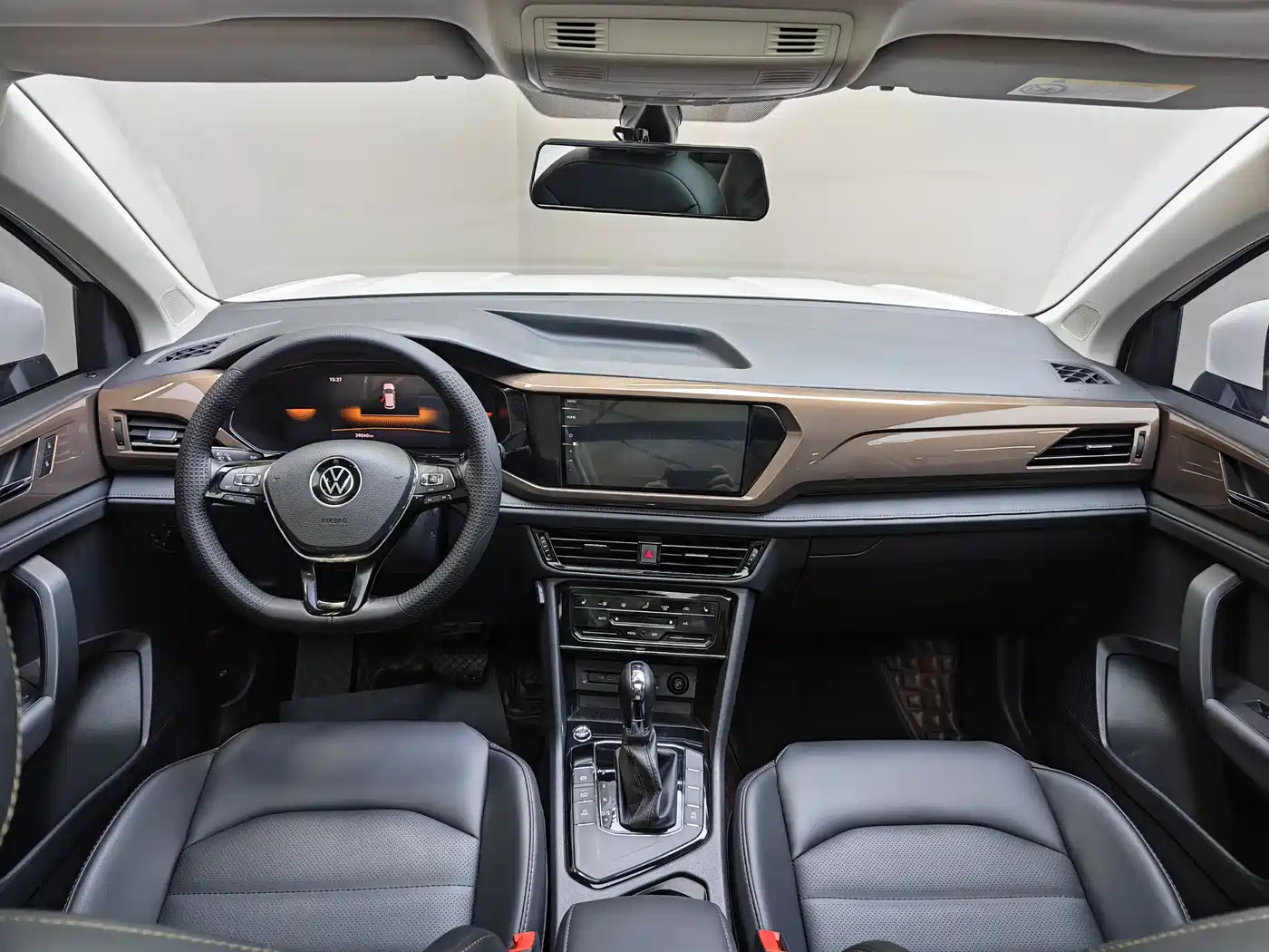 Volkswagen Tharu 2022 280TSI FWD Luxury Edition фото 10