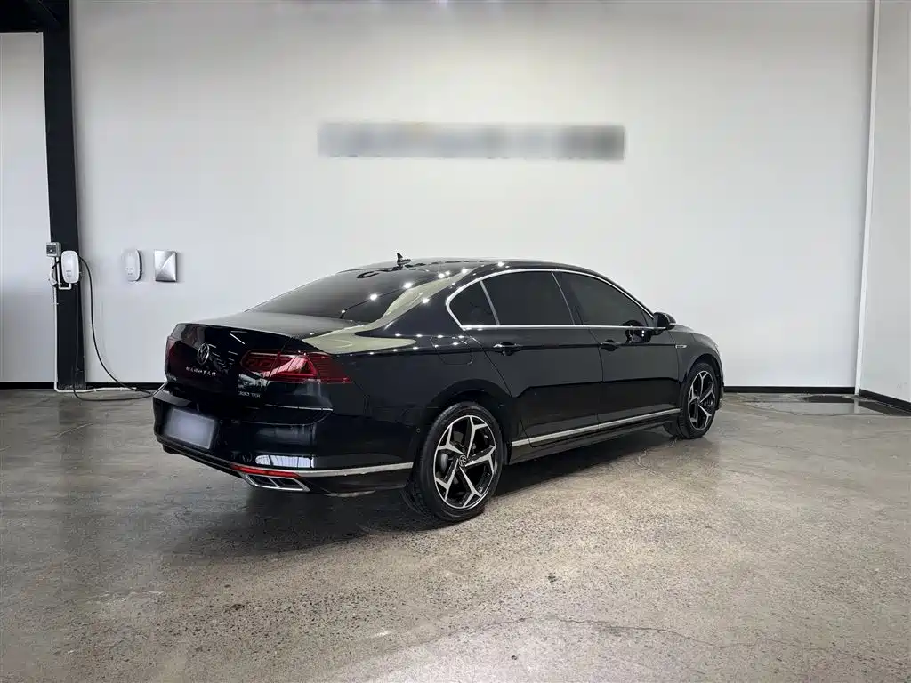 Volkswagen Magotan 2023 Model 2 Million Commemorative Edition 380TSI DSG Flagship фото 11