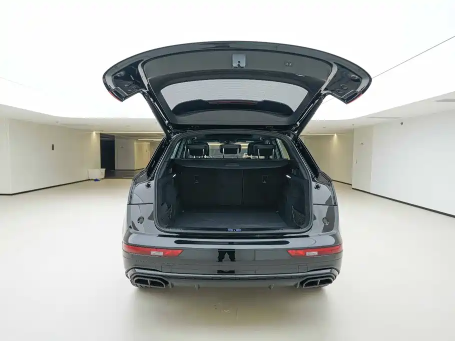 Photo 6 - Audi Q5L