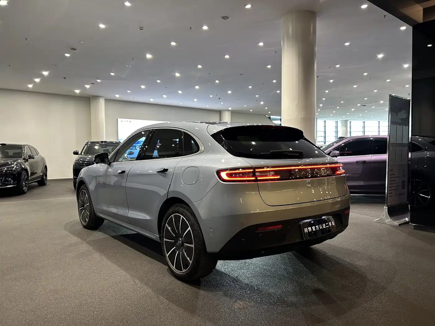 AITO Wenjie AITO M5 2022 Extended Range AWD Flagship фото 16