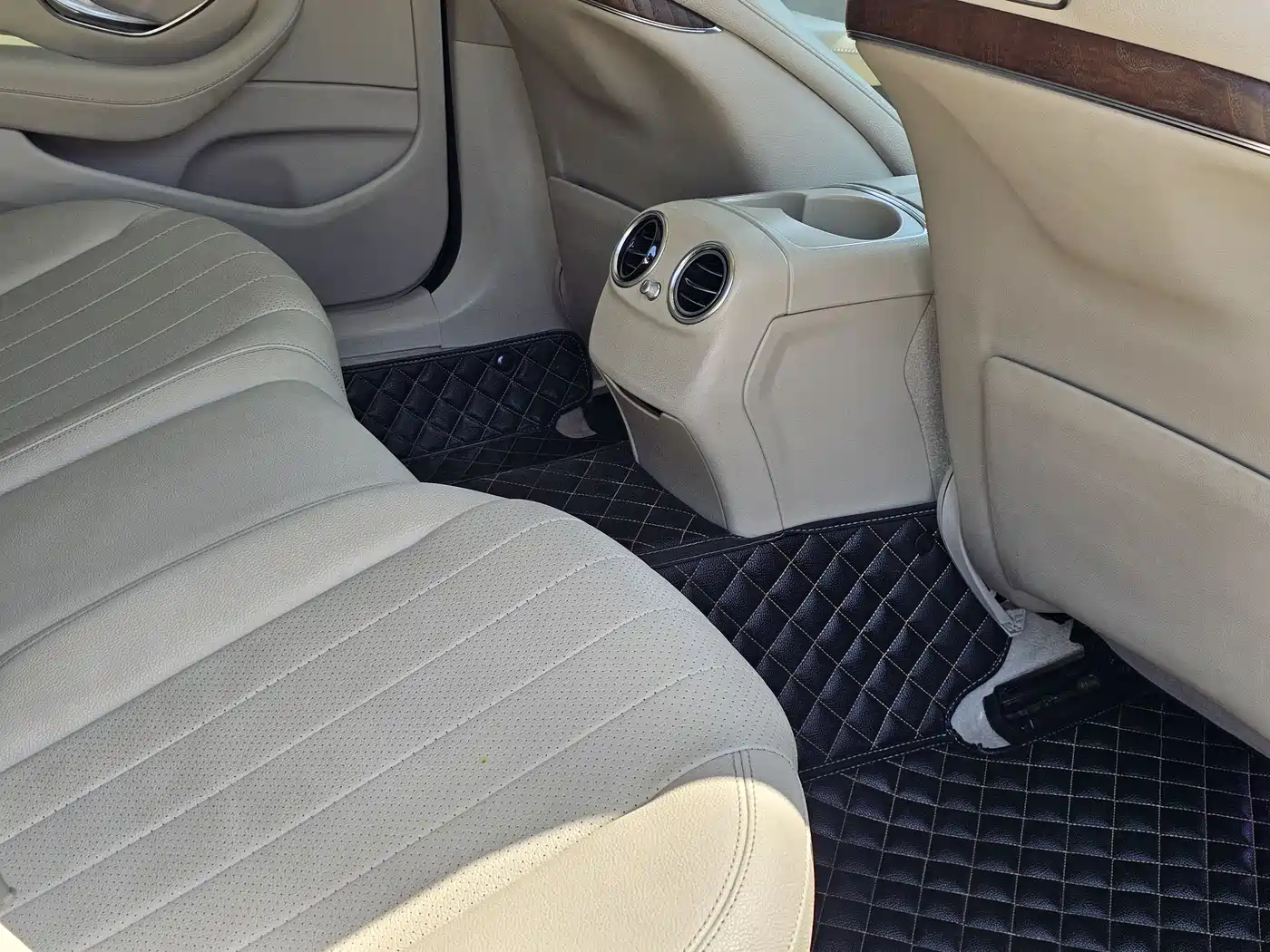 Mercedes-Benz E-Class 2017 E 300 L Luxury фото 20