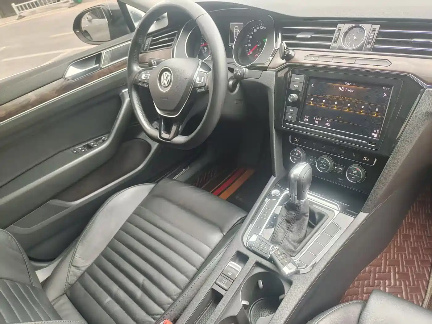 Volkswagen Magotan 2019 330TSI DSG Luxury Class China VI фото 7