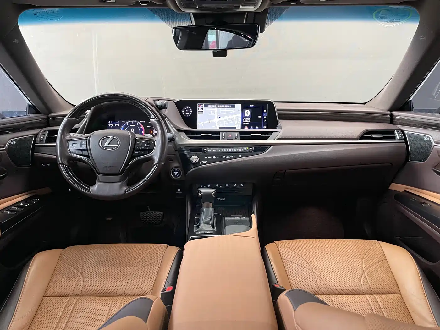 Lexus ES 2021 300h Executive Edition фото 11