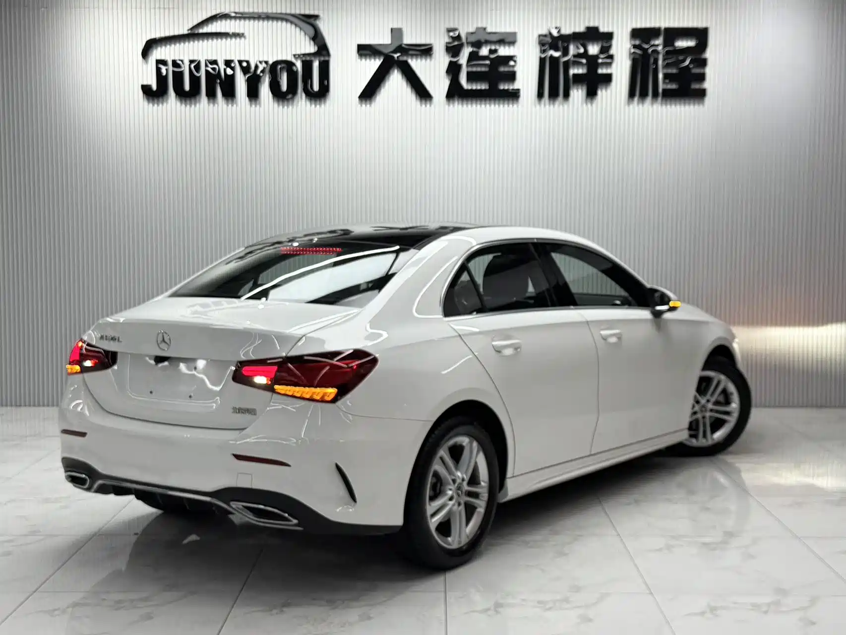 صورة 4 - Mercedes-Benz A-Class