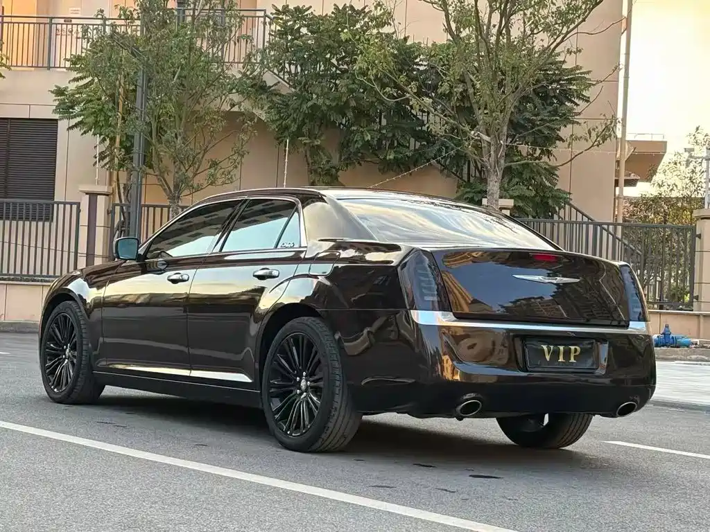 Chrysler 300C (Import) 2013 2013 3.6L Prestige Edition