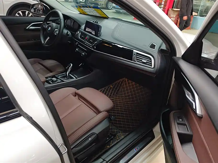 BMW 1 Series 2020 Model 120i M Sport Package фото 8