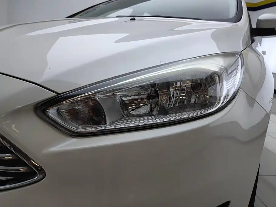 Фото 5 - Ford Focus