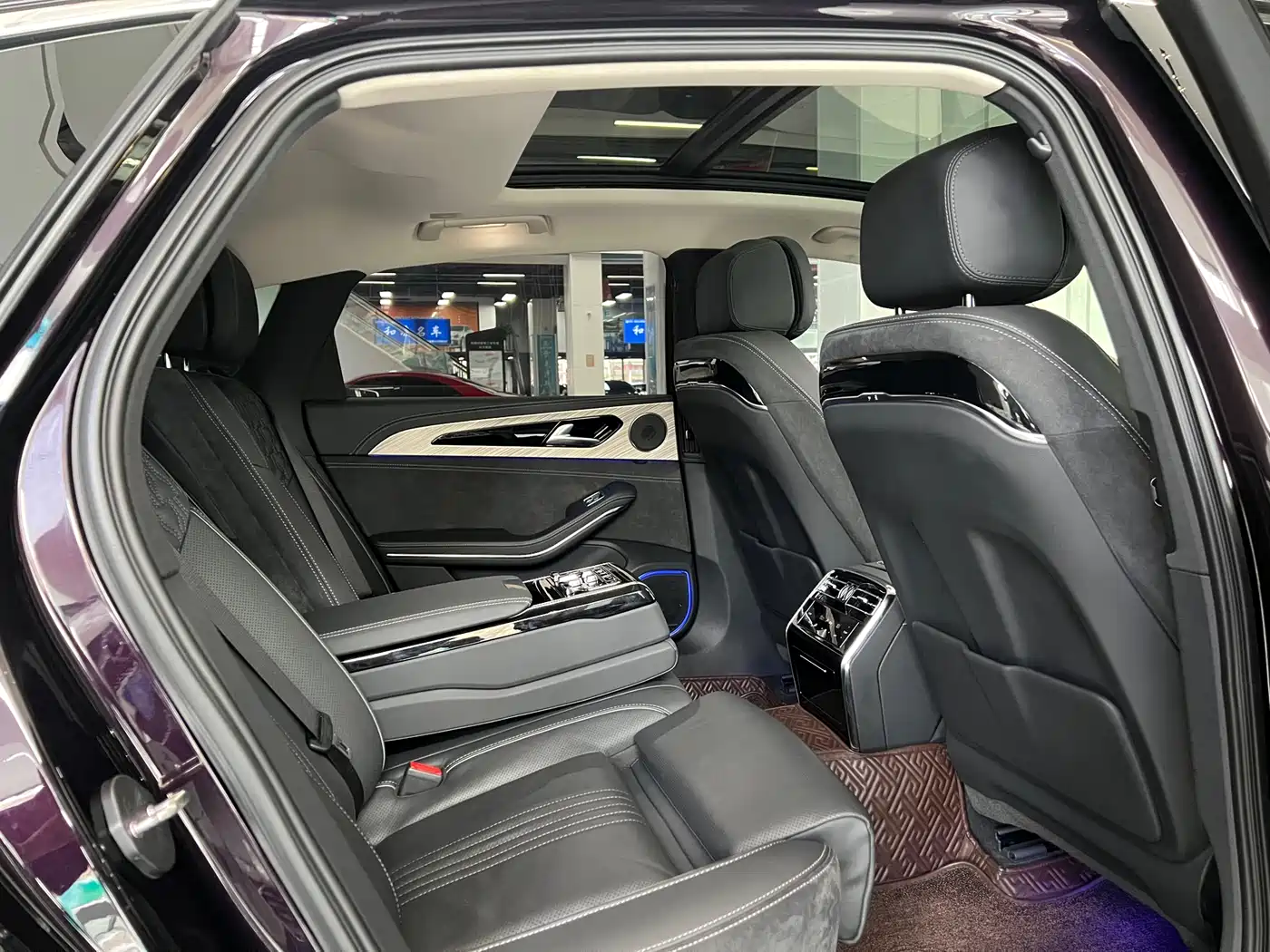 Hongqi H9 2020 2.0T Smart Connection Qi Chang Edition фото 13