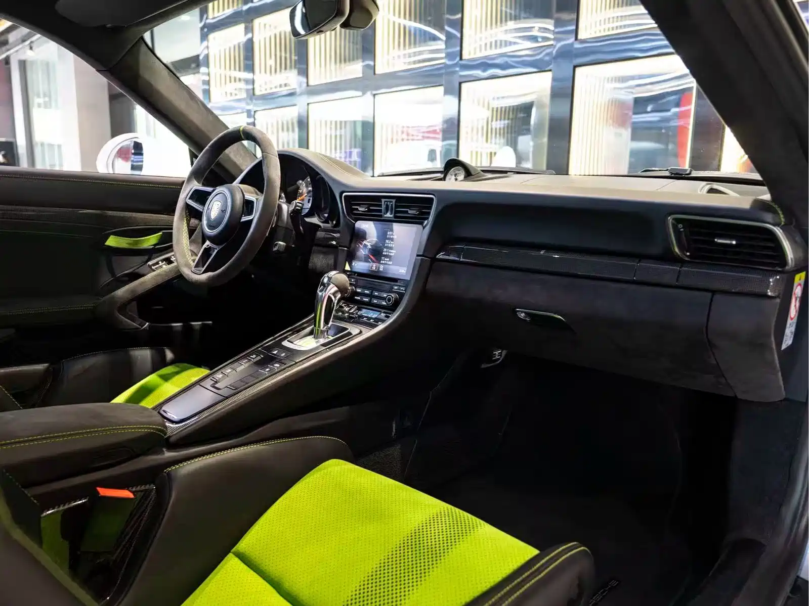 Photo 18 - Porsche 911