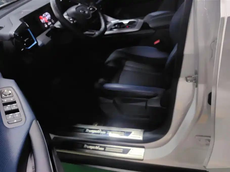 GAC Trumpchi Trumpchi GS3 2023 Shadow Speed 270T Power Enjoyment Edition фото 9