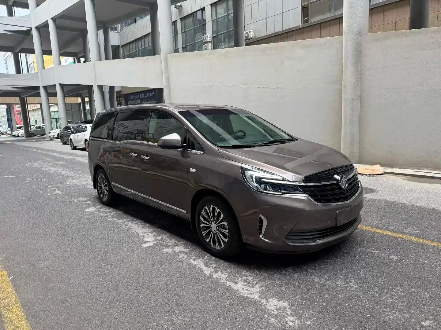 Фото 3 - Buick GL8