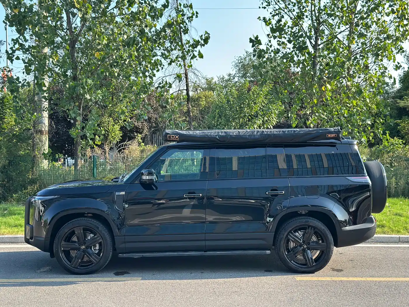 ROX Jishi Extreme Stone 01 2026 2024 Premium 6-seater Standard Range