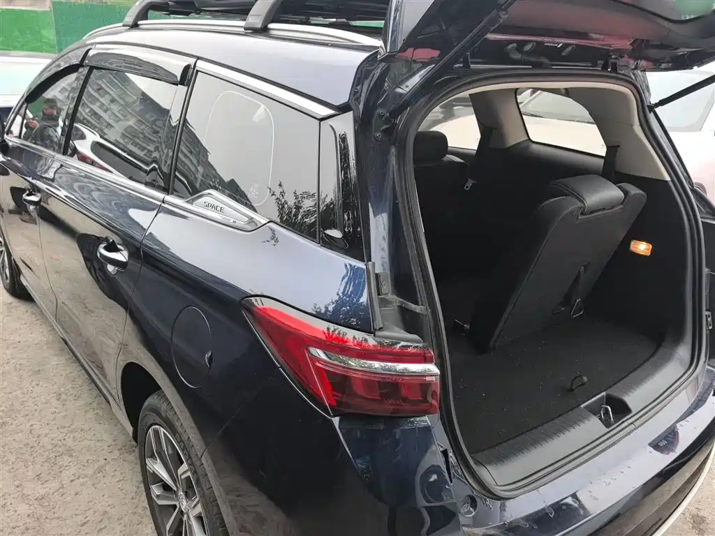 BYD Song MAX 2021 Upgrade 1.5T Automatic Luxury Edition 7-Seater фото 23