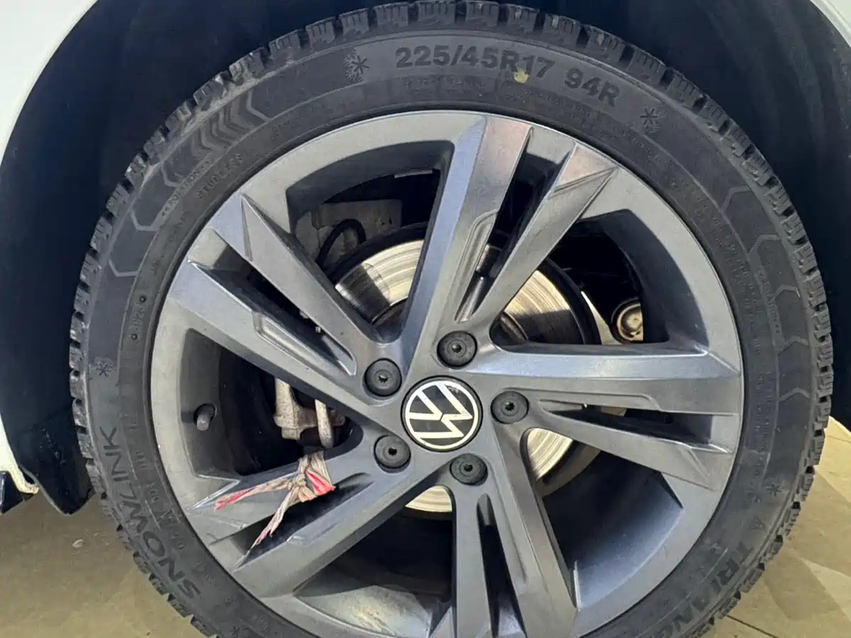 Volkswagen Golf 2023 280TSI DSG R-Line Lite фото 22