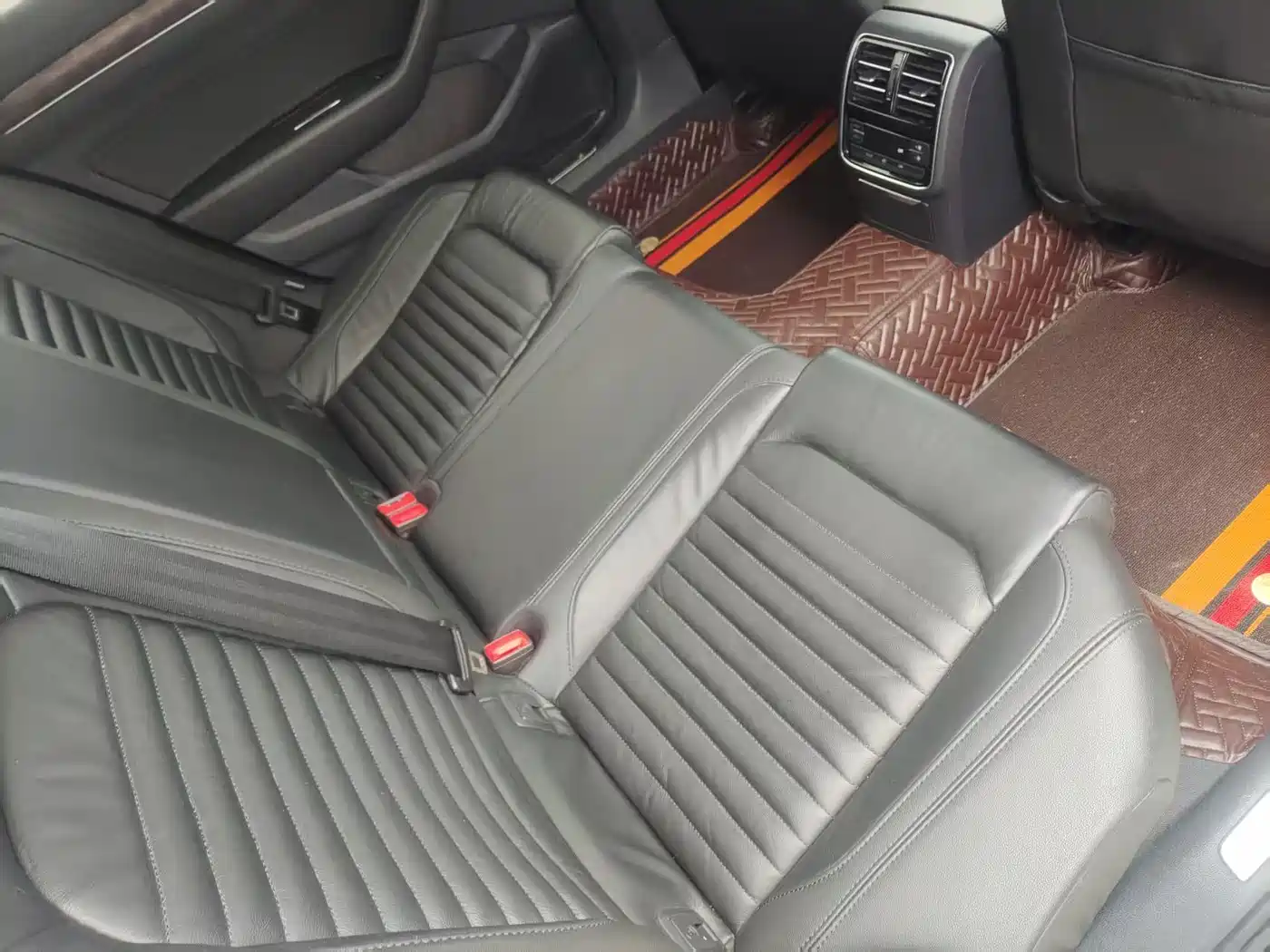 Volkswagen Magotan 2019 330TSI DSG Luxury Class China VI фото 8
