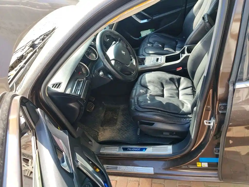 Фото 17 - Peugeot 408