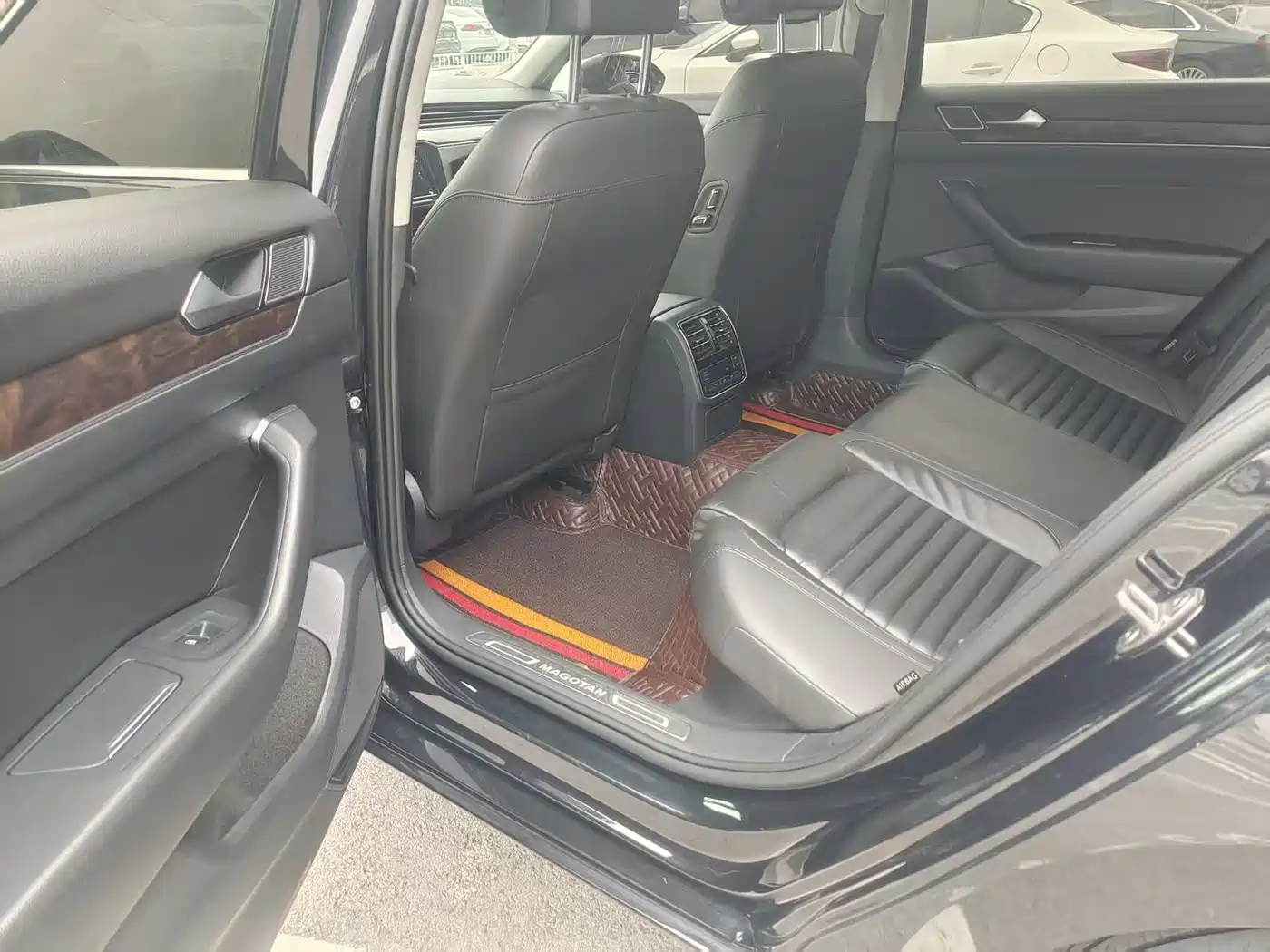 Volkswagen Magotan 2019 330TSI DSG Luxury Class China VI фото 13