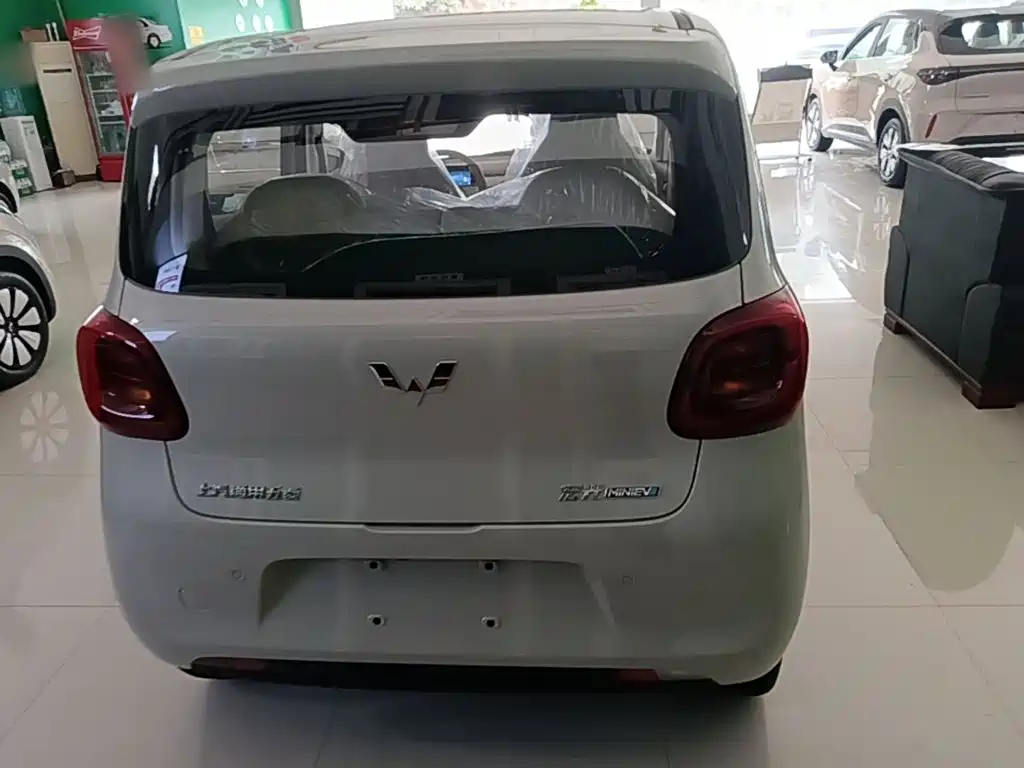 Wuling Motors Hongguang MINIEV 2026 2025 4-Door Advanced