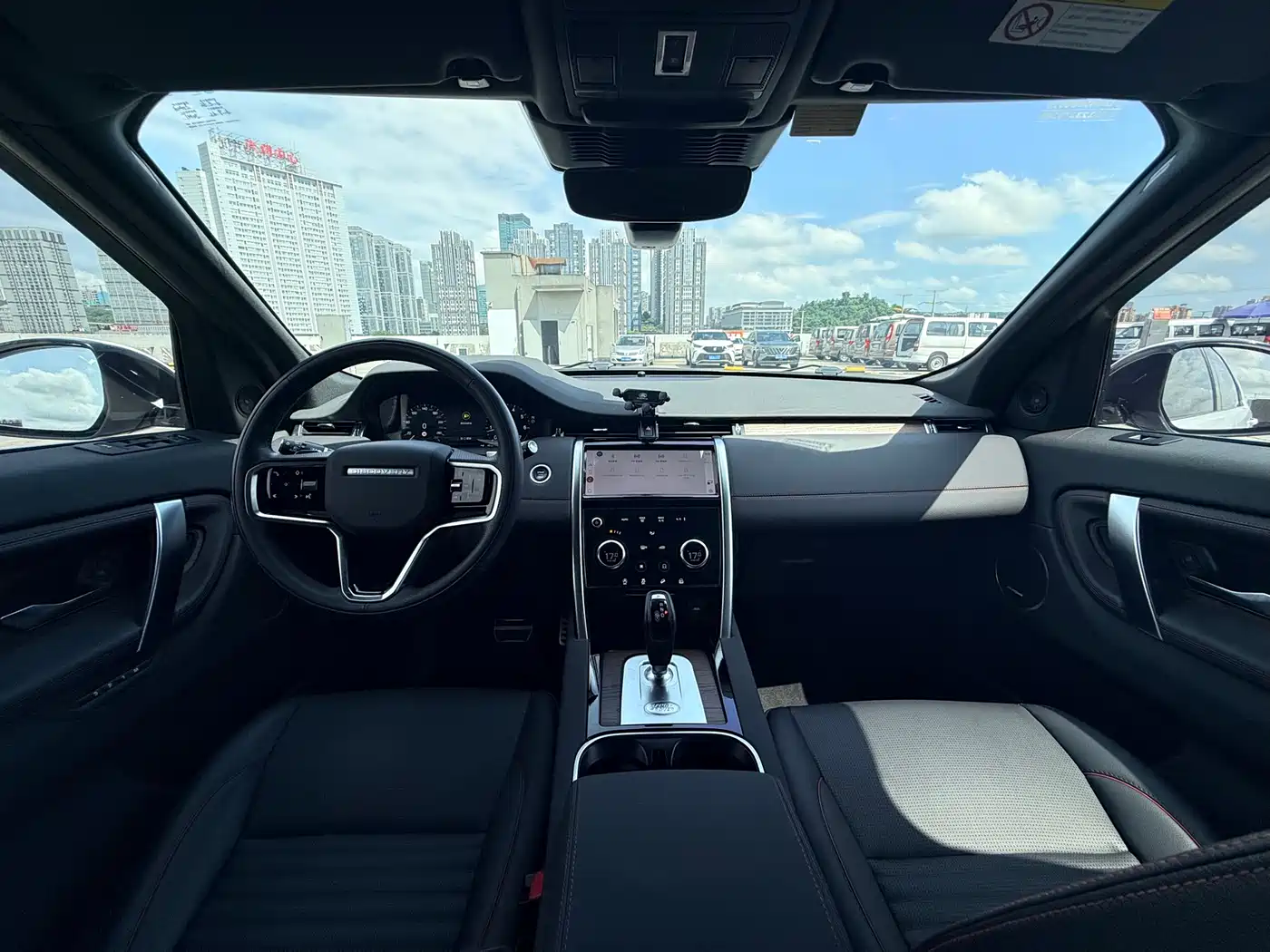 Land Rover Discovery Sport 2023 249PS R-Dynamic SE Performance Technology Version фото 15