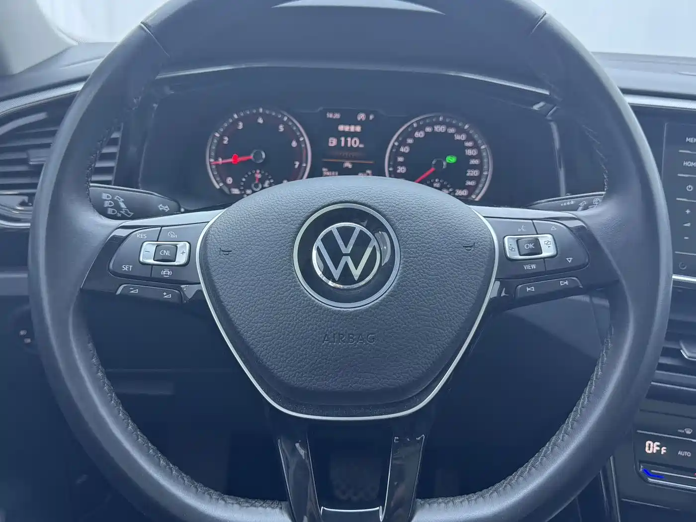 Volkswagen Tayron 2022 280TSI 2WD Luxury Smart Connect Edition фото 13