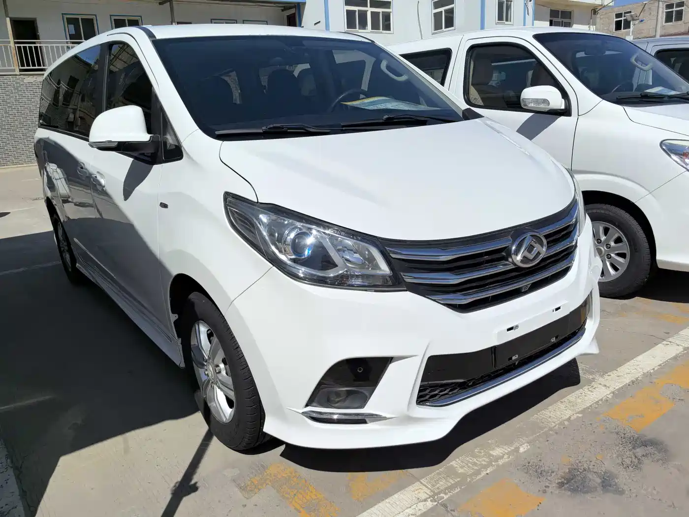 SAIC Maxus Maxus G10 2021 2.0T Automatic Elite Edition Gasoline 7-Seater фото 3