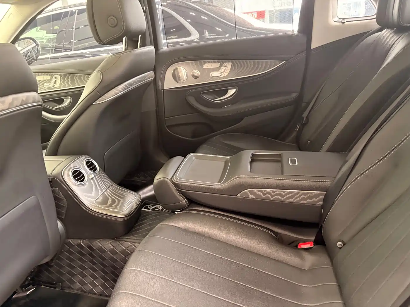 Mercedes-Benz E-Class 2021 E 300 L Luxury фото 6