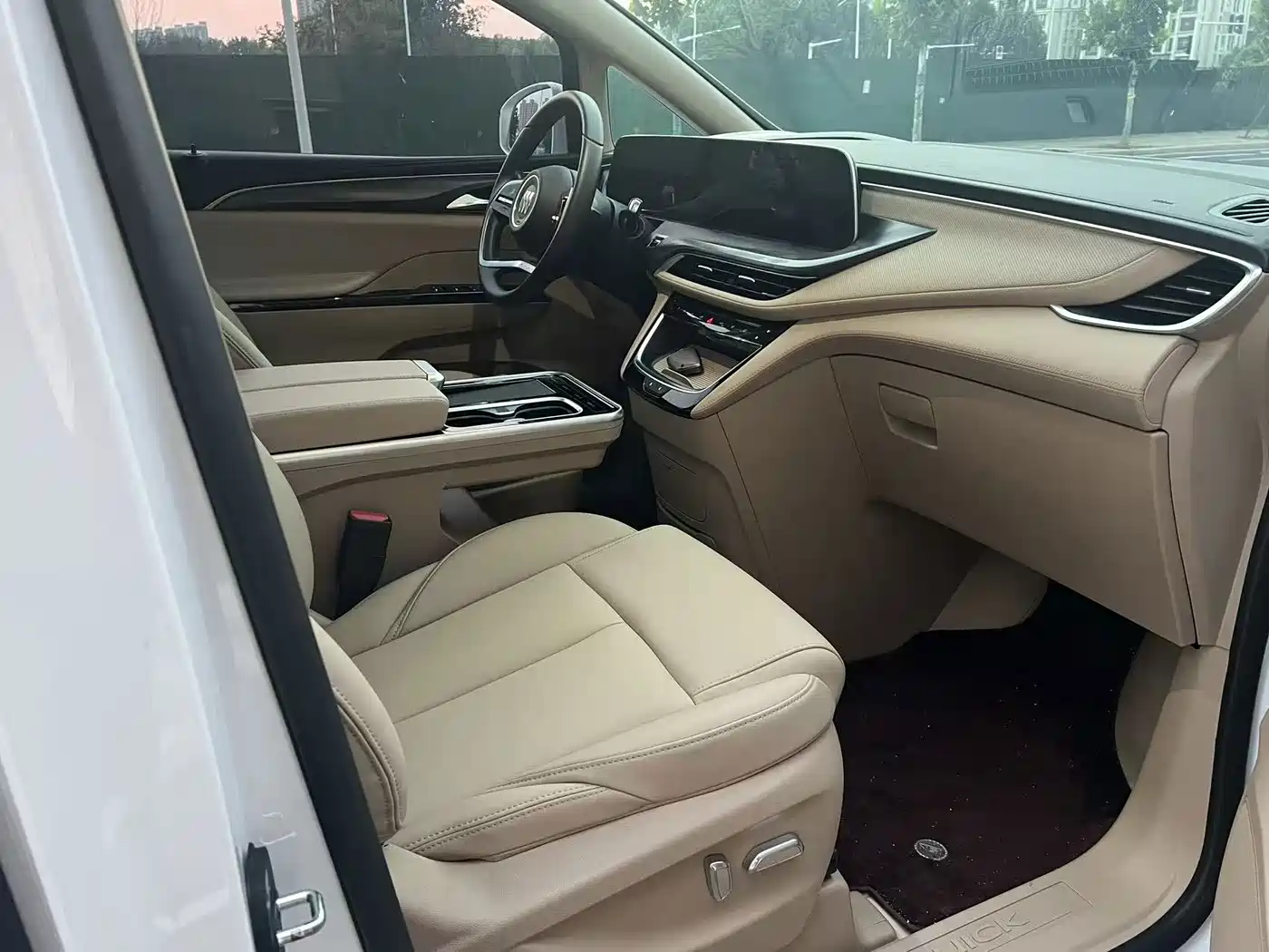 Фото 12 - Buick GL8