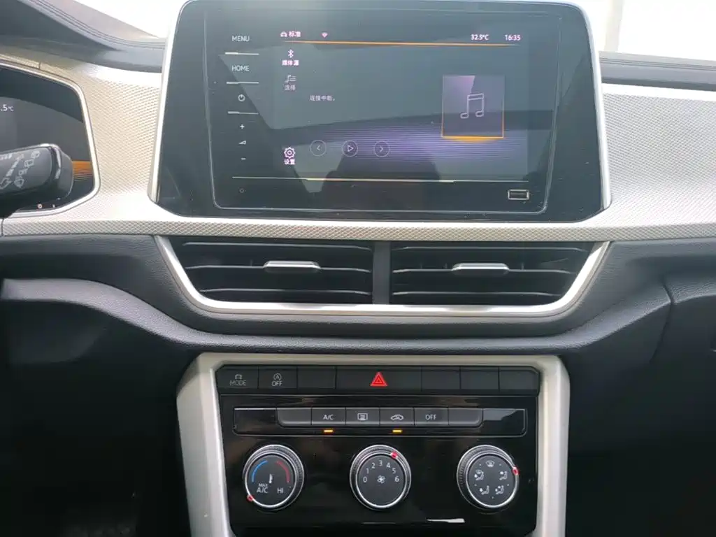 Volkswagen T-Roc, миниатюра 13