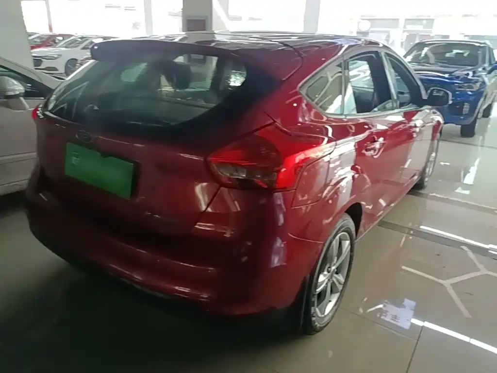 Фото 7 - Ford Focus