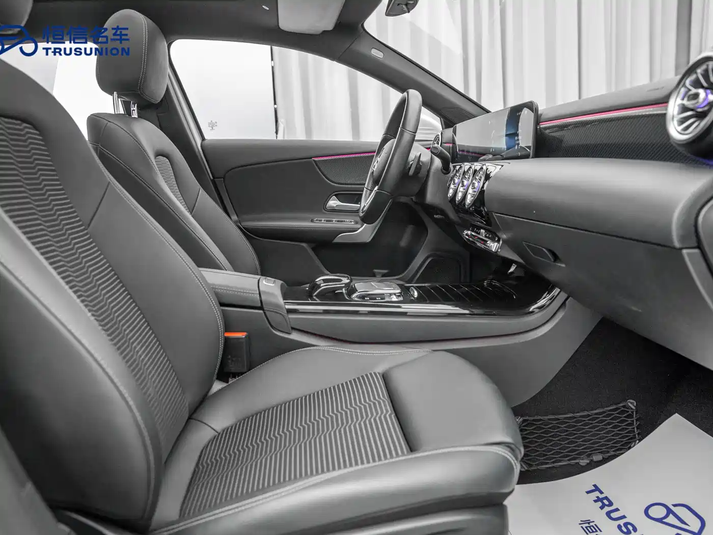Mercedes-Benz A-Class (Import) 2019 A 200 Dynamic Version фото 14