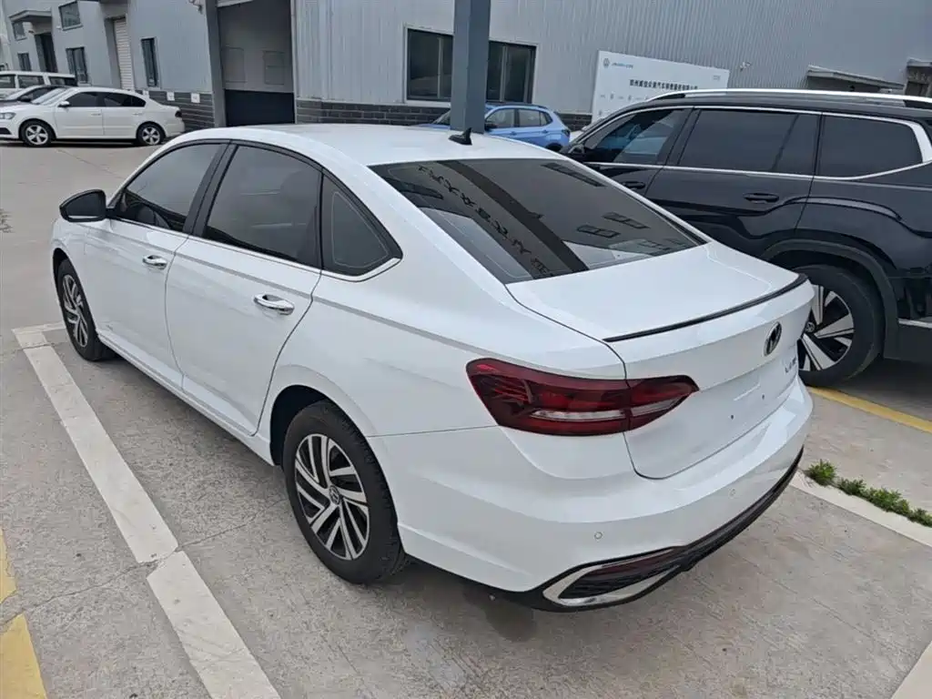 Volkswagen Lavida 2024 Model 300TSI DSG Starlight Leading Edition фото 5
