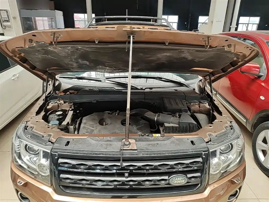 Land Rover Freelander 2 2015 2.0T Si4 HSE Luxury Collector's Edition фото 20