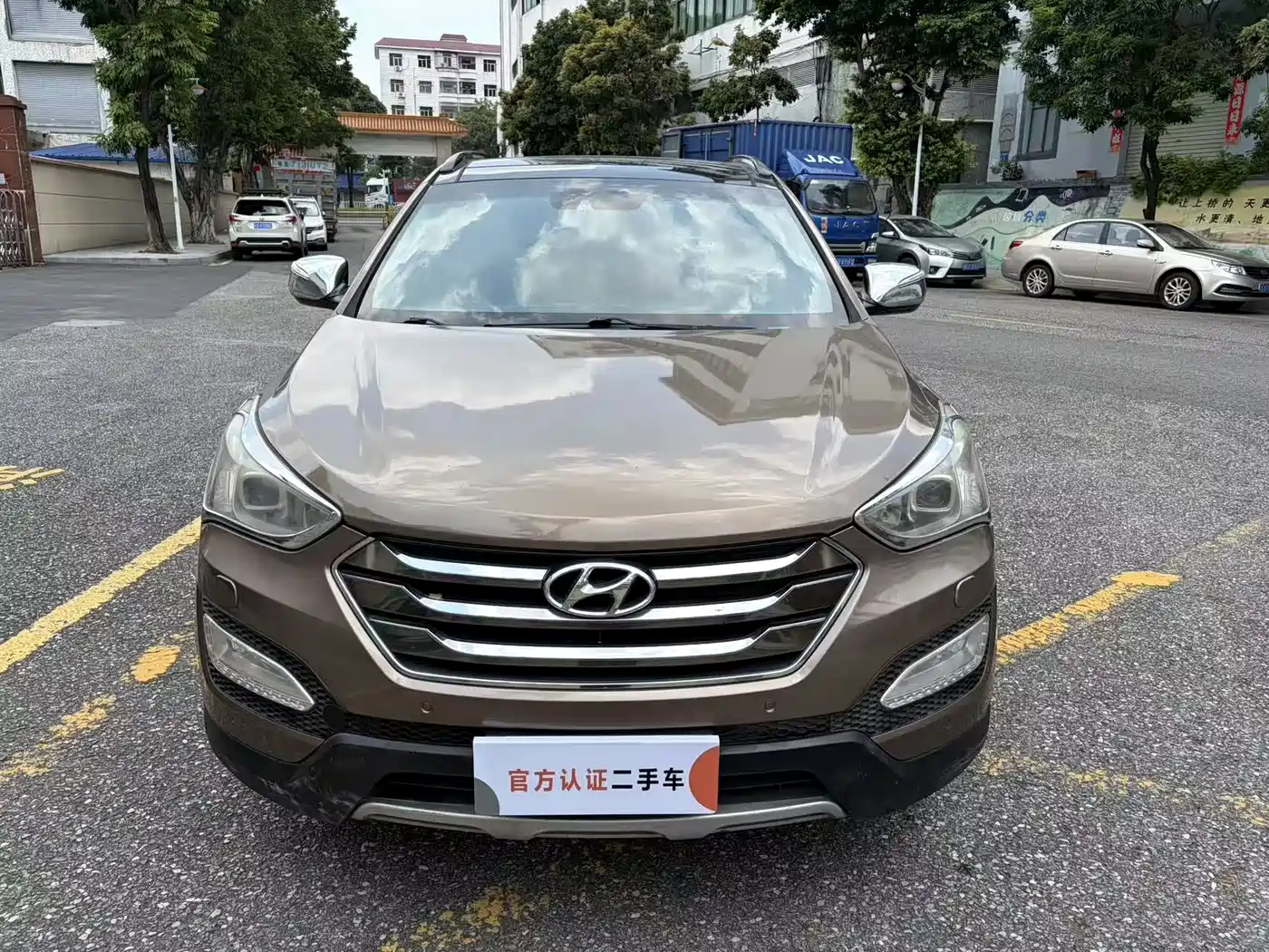 Фото 2 - Hyundai Santa Fe