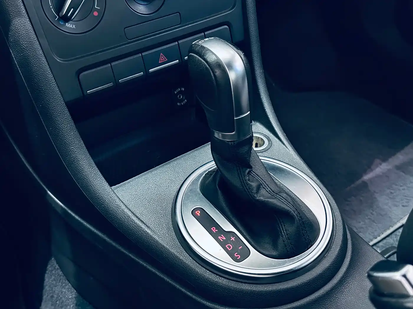 Volkswagen Beetle 2014 1.4TSI Fashion Edition фото 24