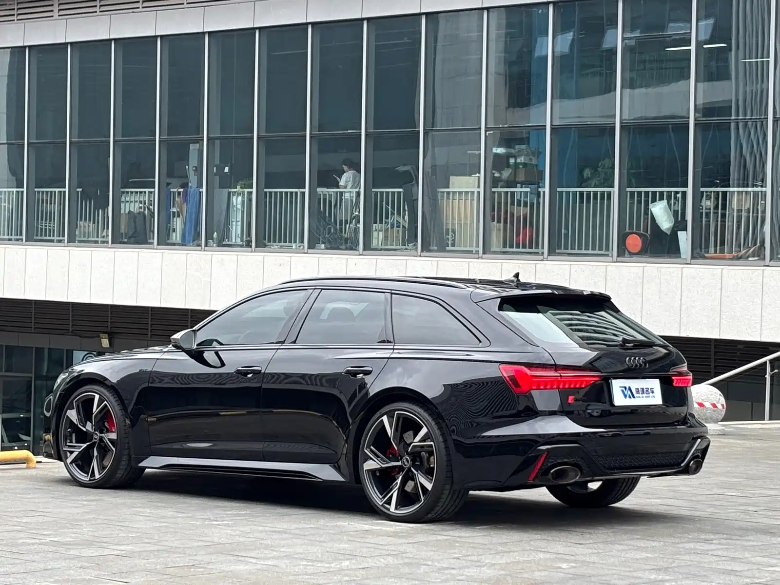 Фото 6 - Audi RS 6