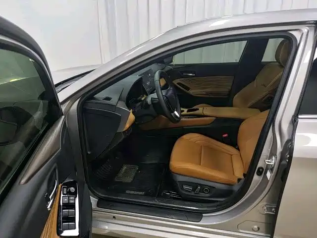 Toyota Avalon 2024 Hybrid 2.0L Luxury Edition фото 5
