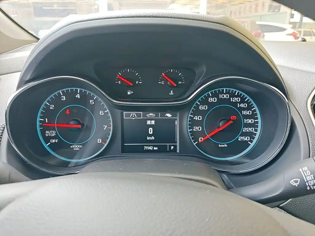 Chevrolet Cruze 2018 2018 320 Automatic Pioneer Sunroof Edition