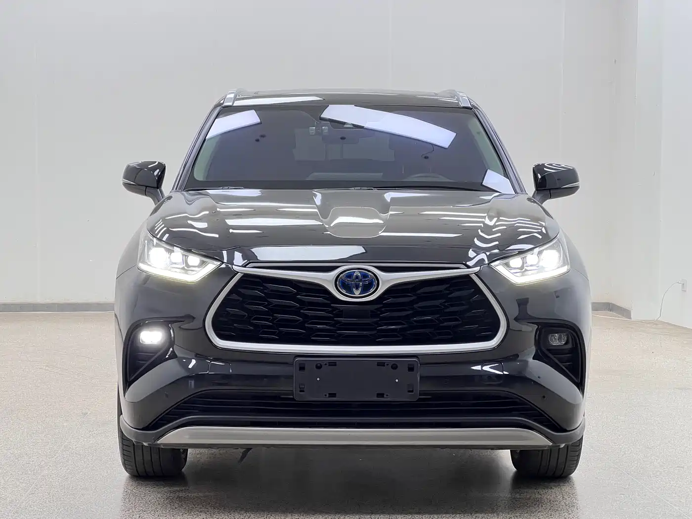 Toyota Highlander 2022 Model Dual Engine 2.5L 4WD Premium Edition 7-Seater фото 2