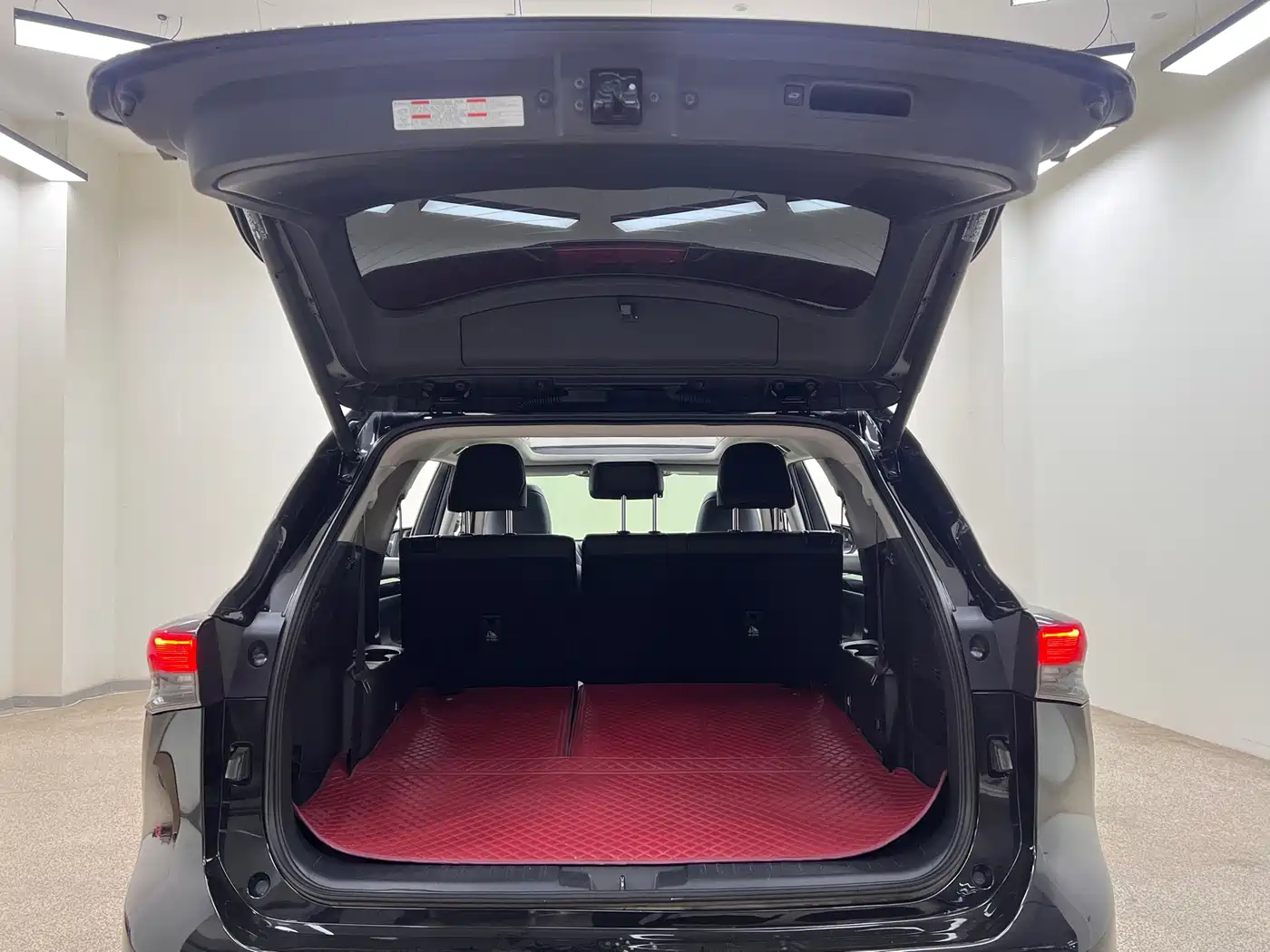 Toyota Highlander 2022 Model Dual Engine 2.5L 4WD Premium Edition 7-Seater фото 28