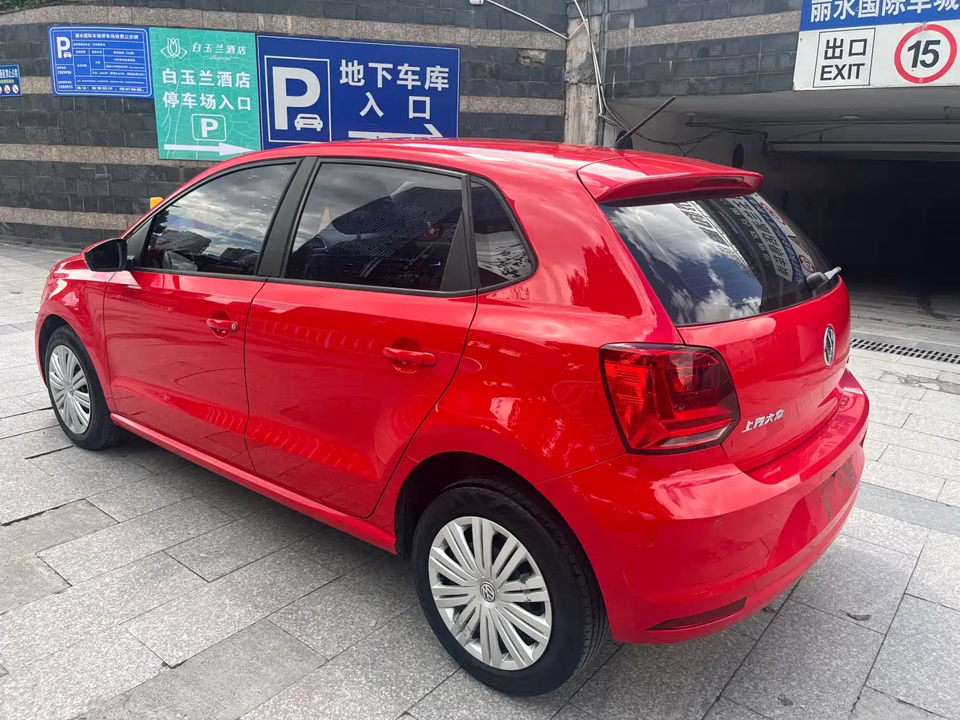 Volkswagen Polo 2016 1.6L Automatic Comfort фото 14