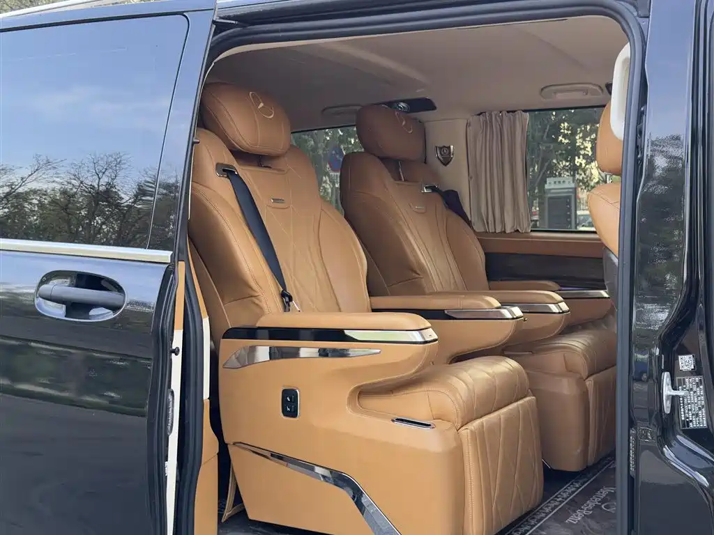 Mercedes-Benz Vito 2021 2.0T Elite 7-Seater фото 7
