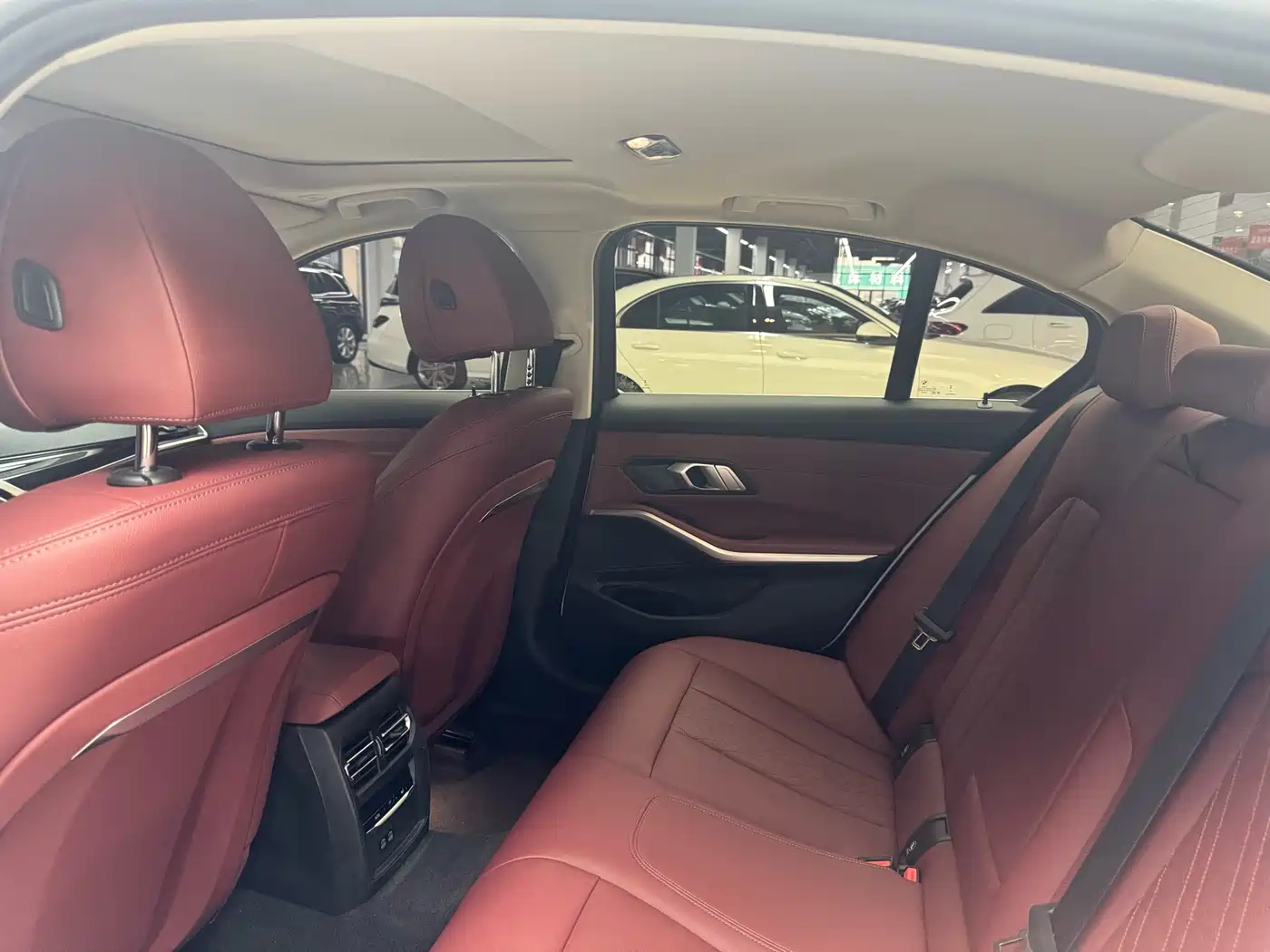 BMW 3 Series 2024 320i M Sport Package фото 17