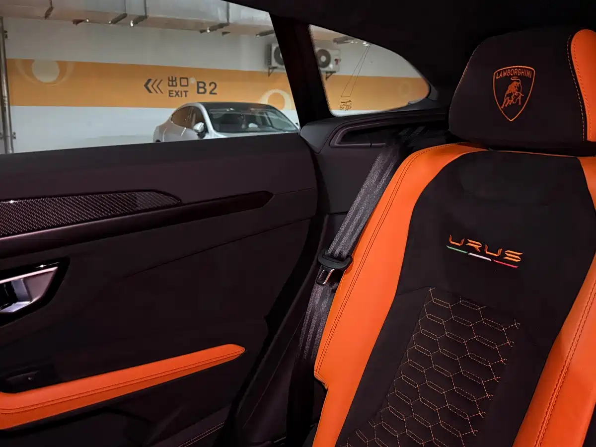 Lamborghini Urus 2023 2021 4.0T V8