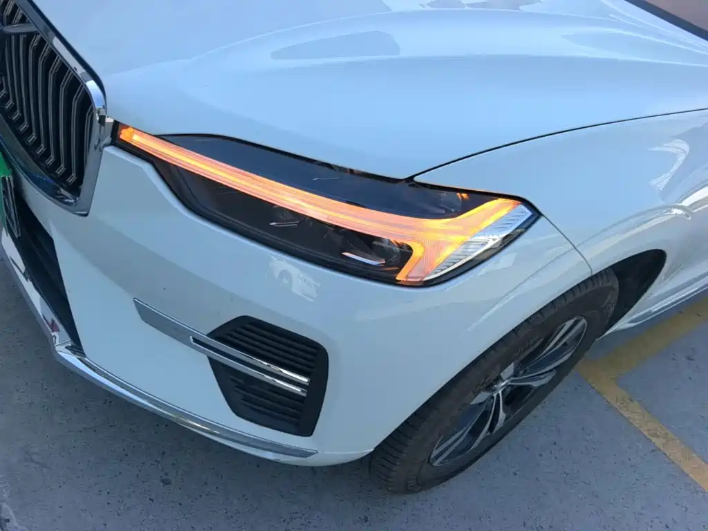 Volvo XC60 2025 2025 B5 AWD Smart Luxury Edition